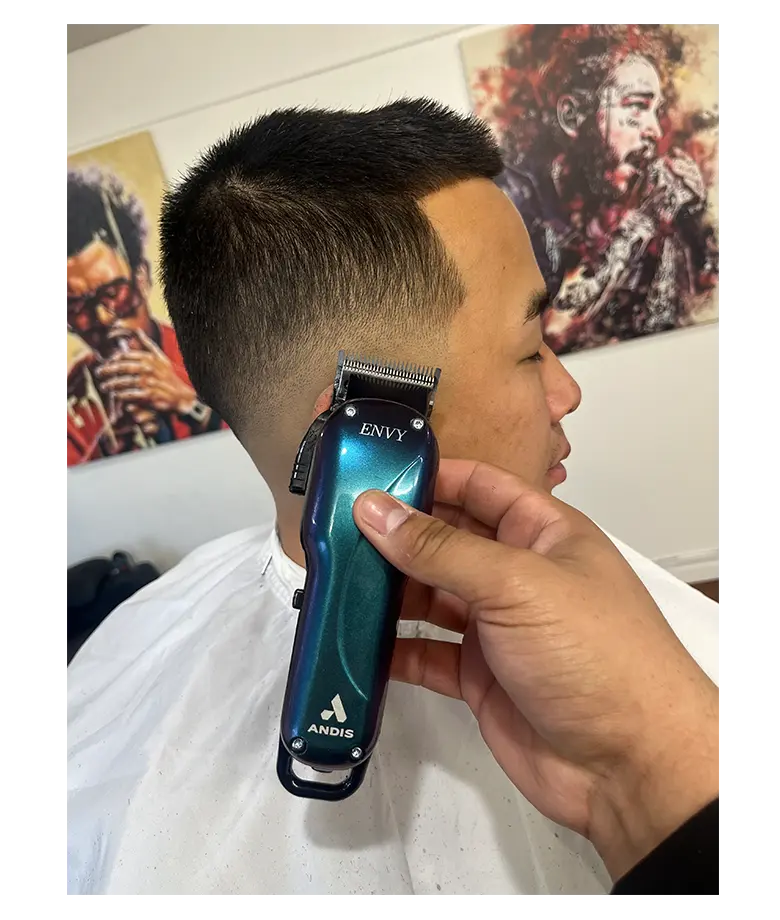 Máquina de Cortar Cabelo Andis Envy® Li Cordless Galaxy